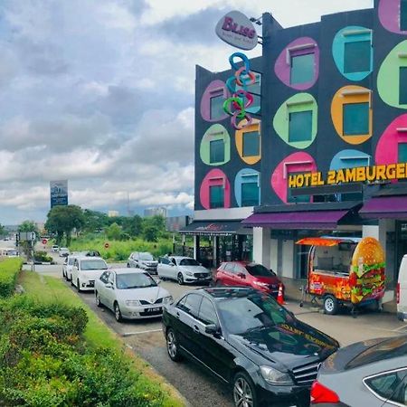 Hotel Zamburger Bliss Джохор Бахру Екстериор снимка