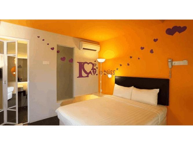 Hotel Zamburger Bliss Джохор Бахру Екстериор снимка