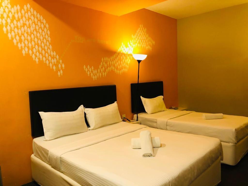 Hotel Zamburger Bliss Джохор Бахру Екстериор снимка