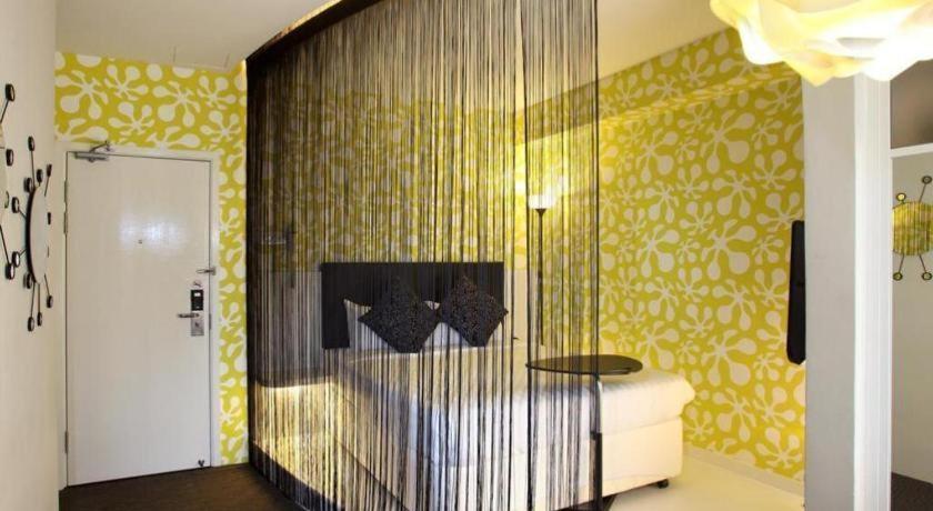 Hotel Zamburger Bliss Джохор Бахру Екстериор снимка